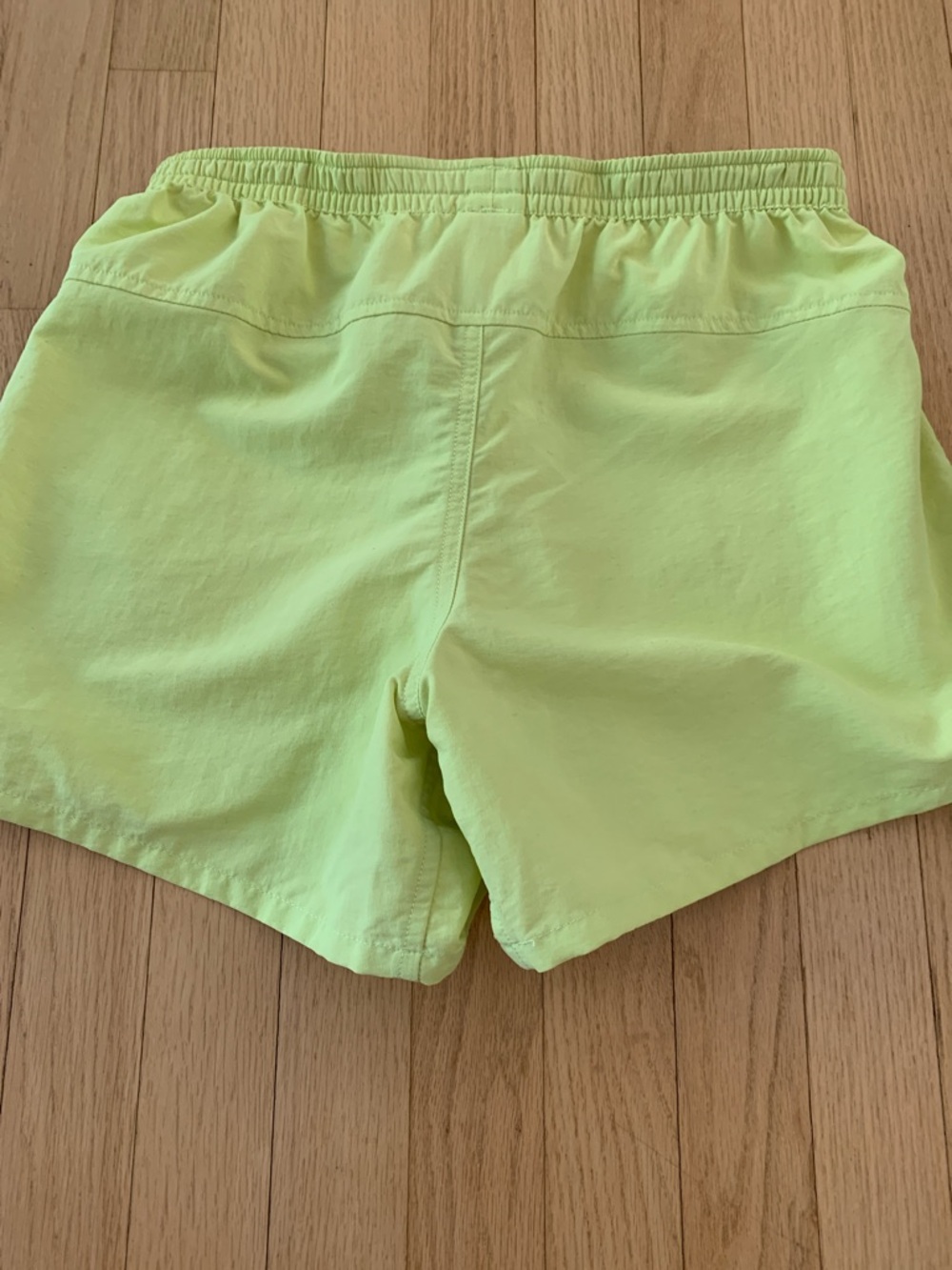 Patagonia Women’s Baggies Shorts Size Small Citrus Yellow - Picture 5 of 5